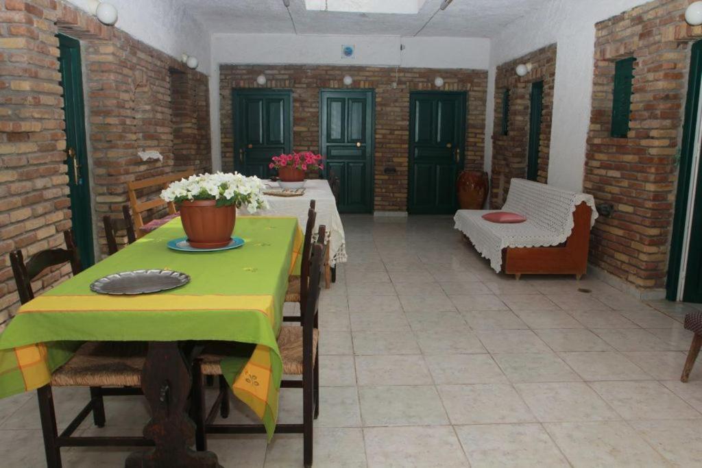 Damaskis Kassiopi Studios Exterior photo