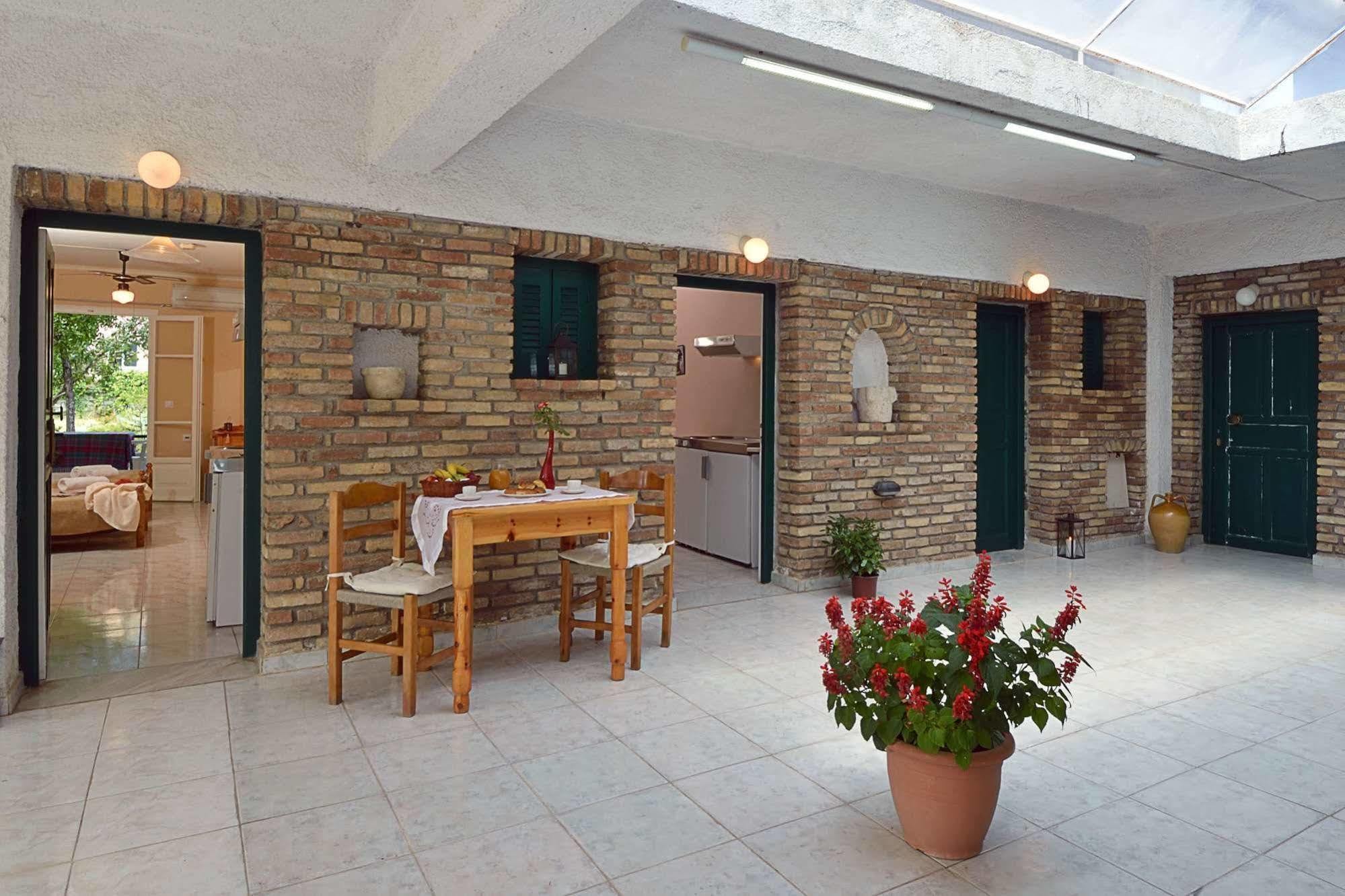 Damaskis Kassiopi Studios Exterior photo