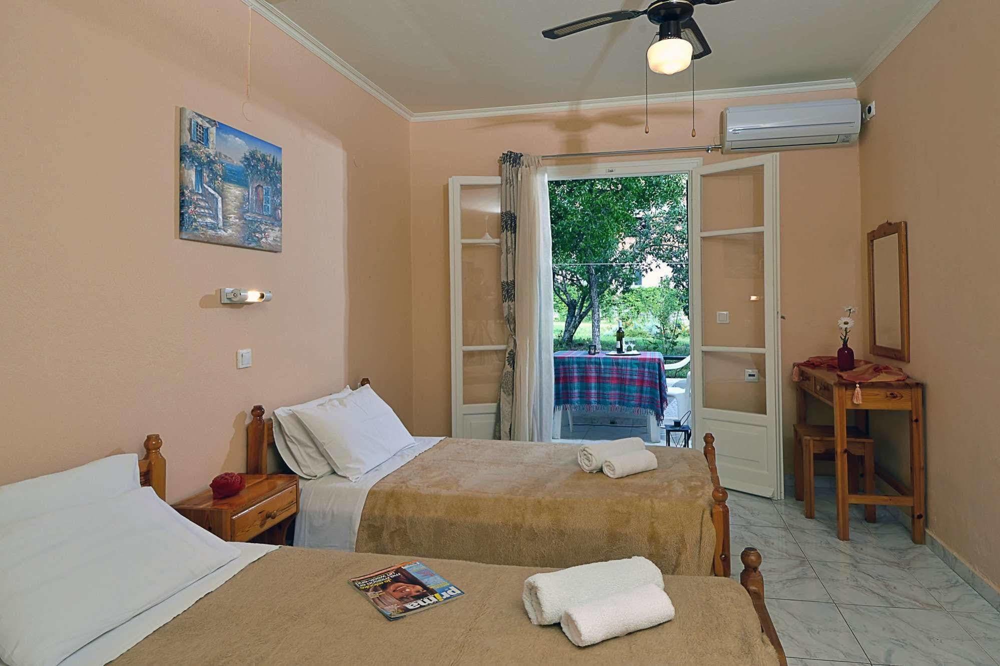 Damaskis Kassiopi Studios Exterior photo